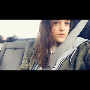 Meet your Posher, Hallie rose